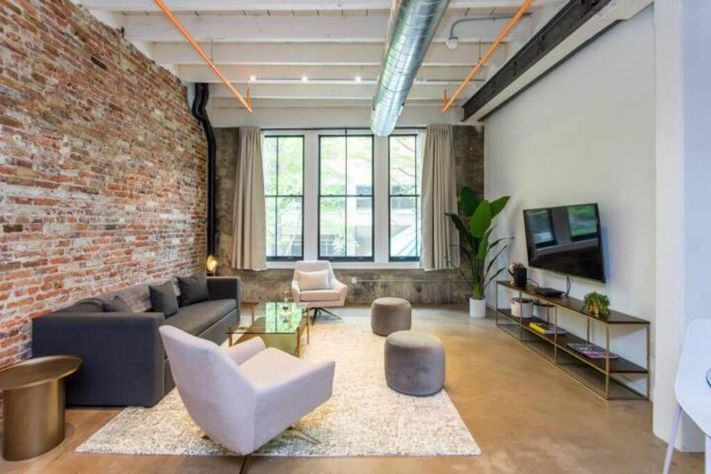 Inventors' Loft - In The Heart Of It Apartment